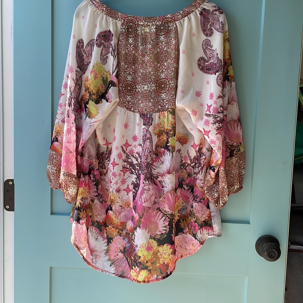 3/$20 Anthropologie Fig & Flower Blouse - Picture 3 of 12